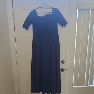 Sophisticated Navy Blue Evening Gown